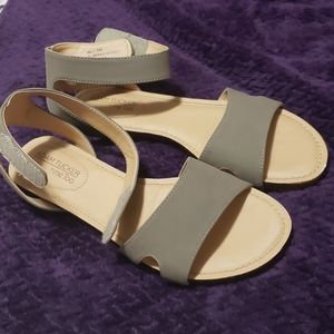 Sandles